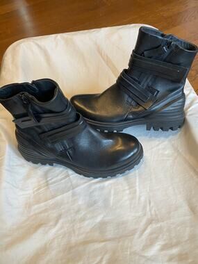 Ecco Tredtray Moto Women's 7.5 Black Leather Zip Round Toe Ankle Chelsea Boots